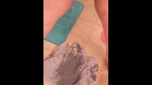 BBW pisses on dirty laundry