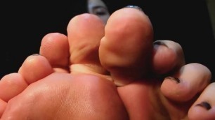 Worship her stinky soles